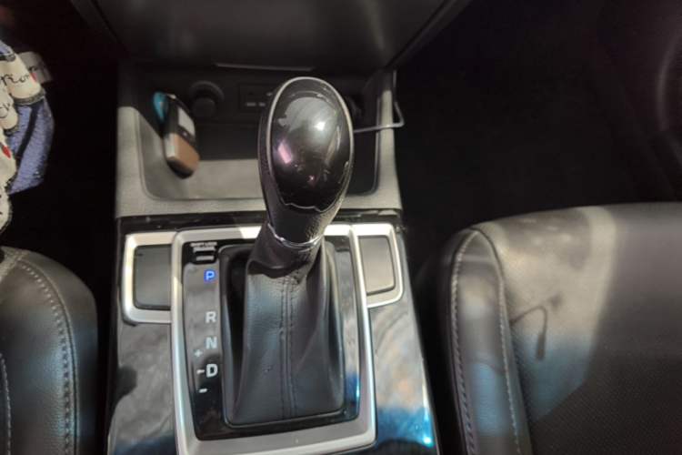 Used Hyundai Mistra 2014 1.8L Automatic Smart GLS Gear Lever