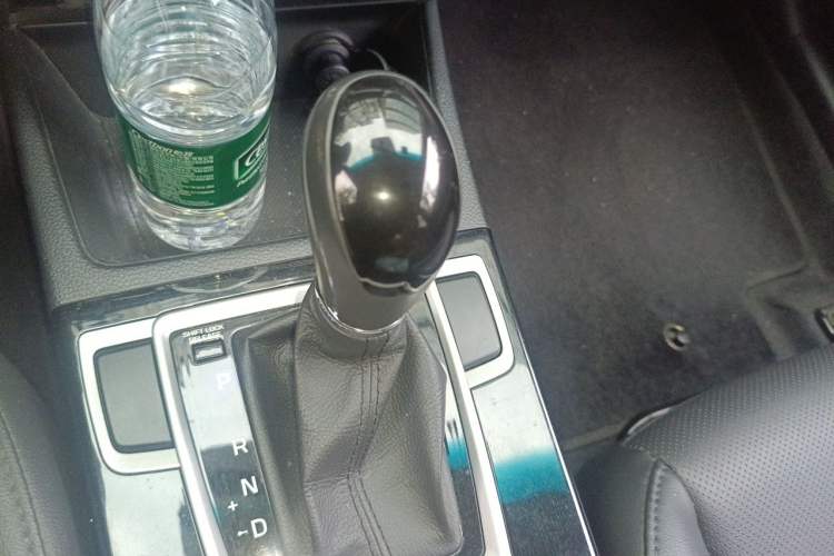 Used Hyundai Mistra 2014 1.8L Automatic Deluxe DLX Model Gear Lever