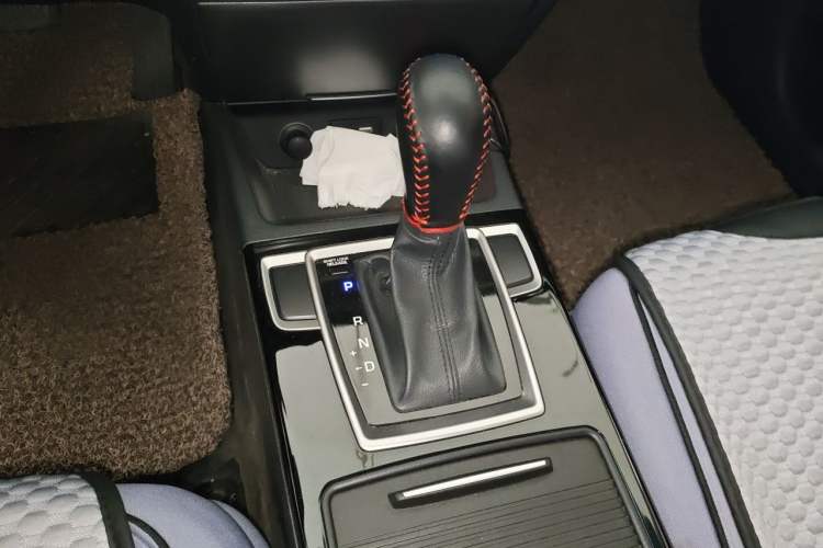 Used Hyundai Mistra 2014 1.8L Automatic Smart GLS Gear Lever