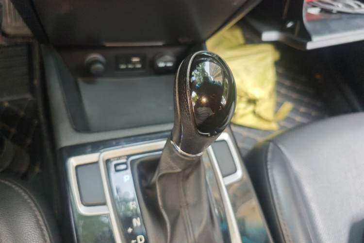Used Hyundai Mistra 2014 1.8L Automatic Smart GLS Gear Lever