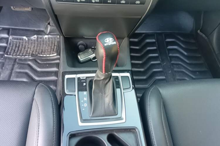 Used Hyundai Mistra 2014 1.8L Automatic Smart GLS Gear Lever