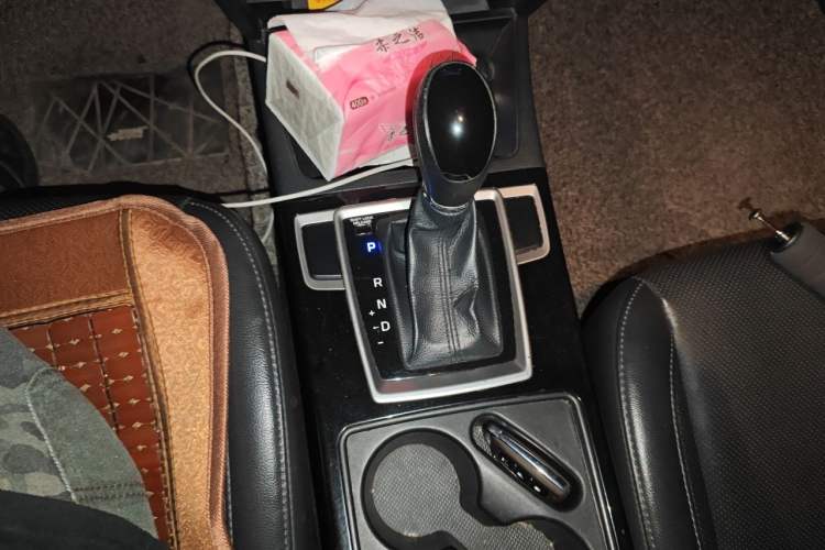 Used Hyundai Mistra 2014 1.8L Automatic Smart GLS Gear Lever
