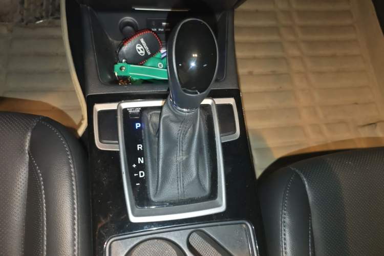 Used Hyundai Mistra 2014 1.8L Automatic Smart GLS Gear Lever