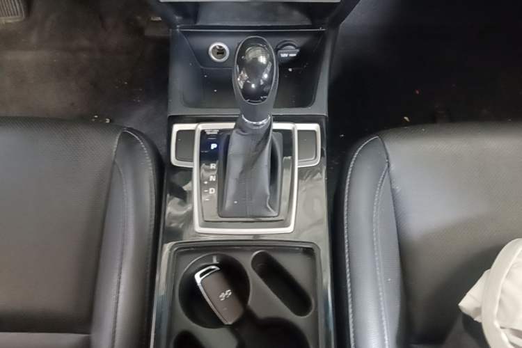 Used Hyundai Mistra 2014 1.8L Automatic Smart GLS Gear Lever