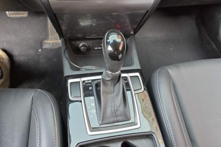 Used Hyundai Mistra 2014 1.8L Automatic Smart GLS Gear Lever
