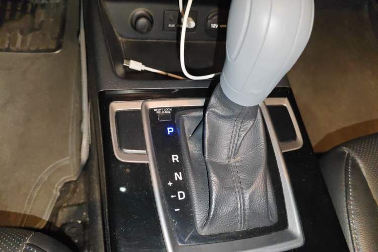 Used Hyundai Mistra 2014 1.8L Automatic Smart GLS Gear Lever