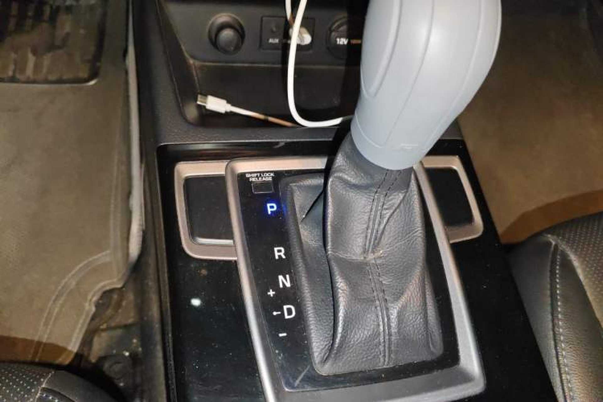 Used Hyundai Mistra 2014 1.8L Automatic Smart GLS Gear Lever