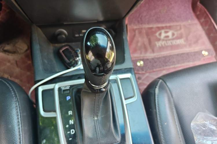 Used Hyundai Mistra 2014 1.8L Automatic Smart GLS Gear Lever
