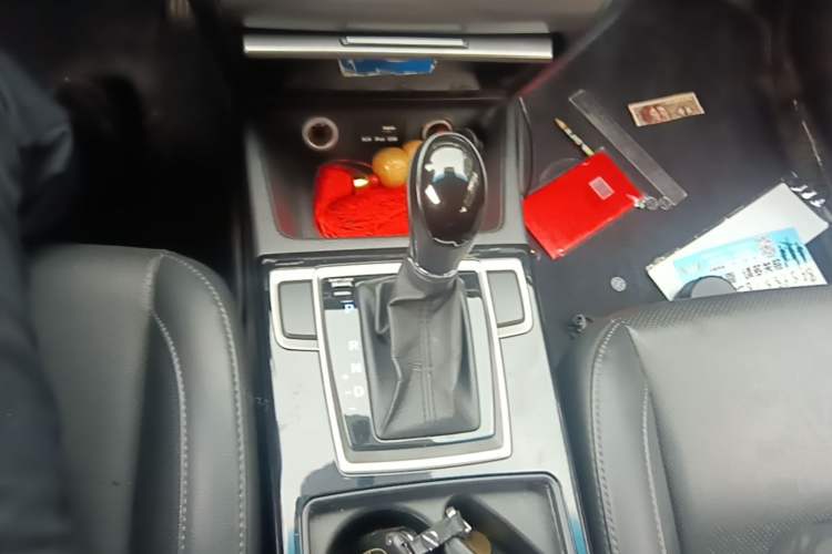Used Hyundai Mistra 2014 1.8L Automatic Smart GLS Gear Lever