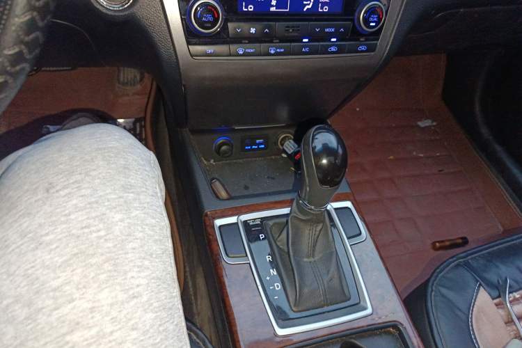 Used Hyundai Mistra 2014 1.8L Automatic Deluxe DLX Model Gear Lever