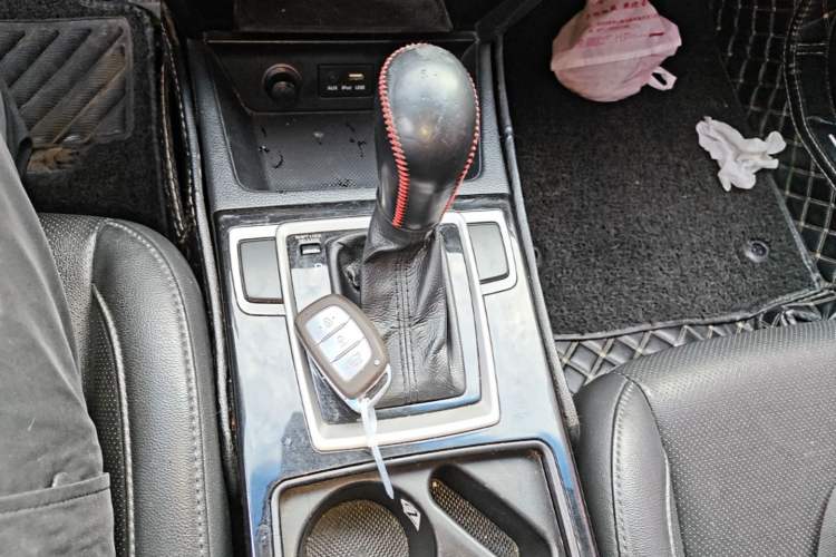 Used Hyundai Mistra 2014 1.8L Automatic Smart GLS Gear Lever