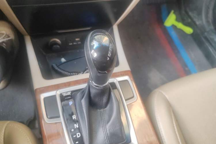 Used Hyundai Mistra 2014 1.8L Automatic Deluxe DLX Model Gear Lever