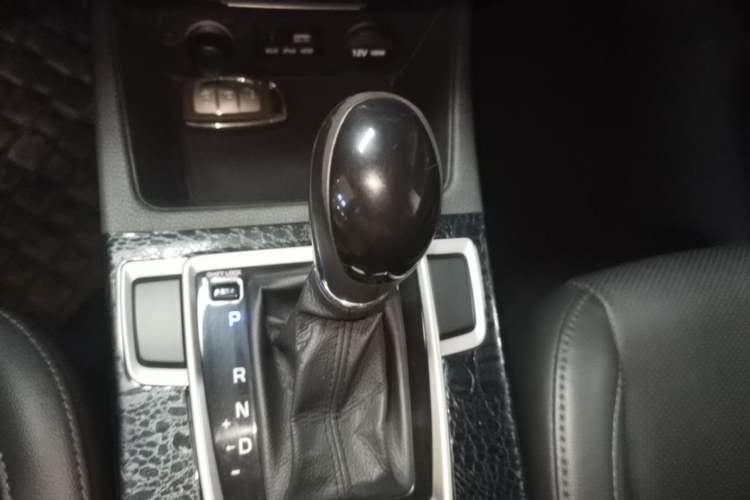 Used Hyundai Mistra 2014 1.8L Automatic Deluxe DLX Model Gear Lever