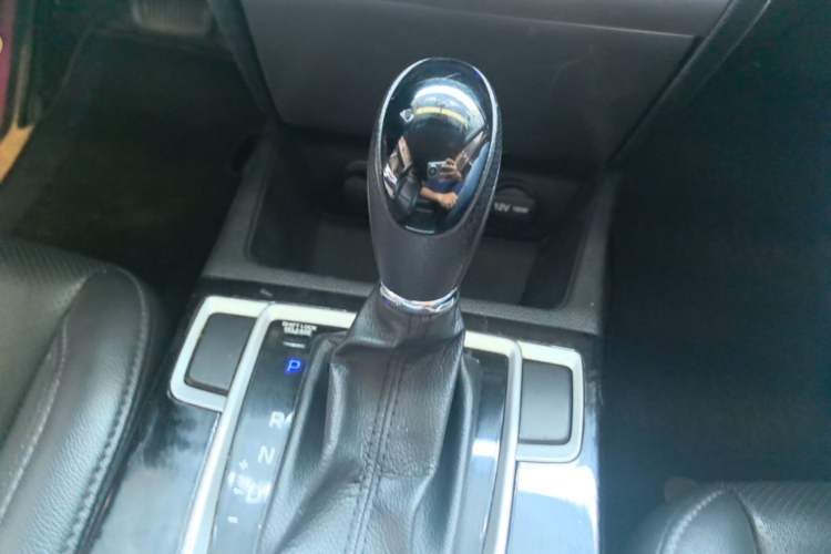 Used Hyundai Mistra 2014 1.8L Automatic Smart GLS Gear Lever