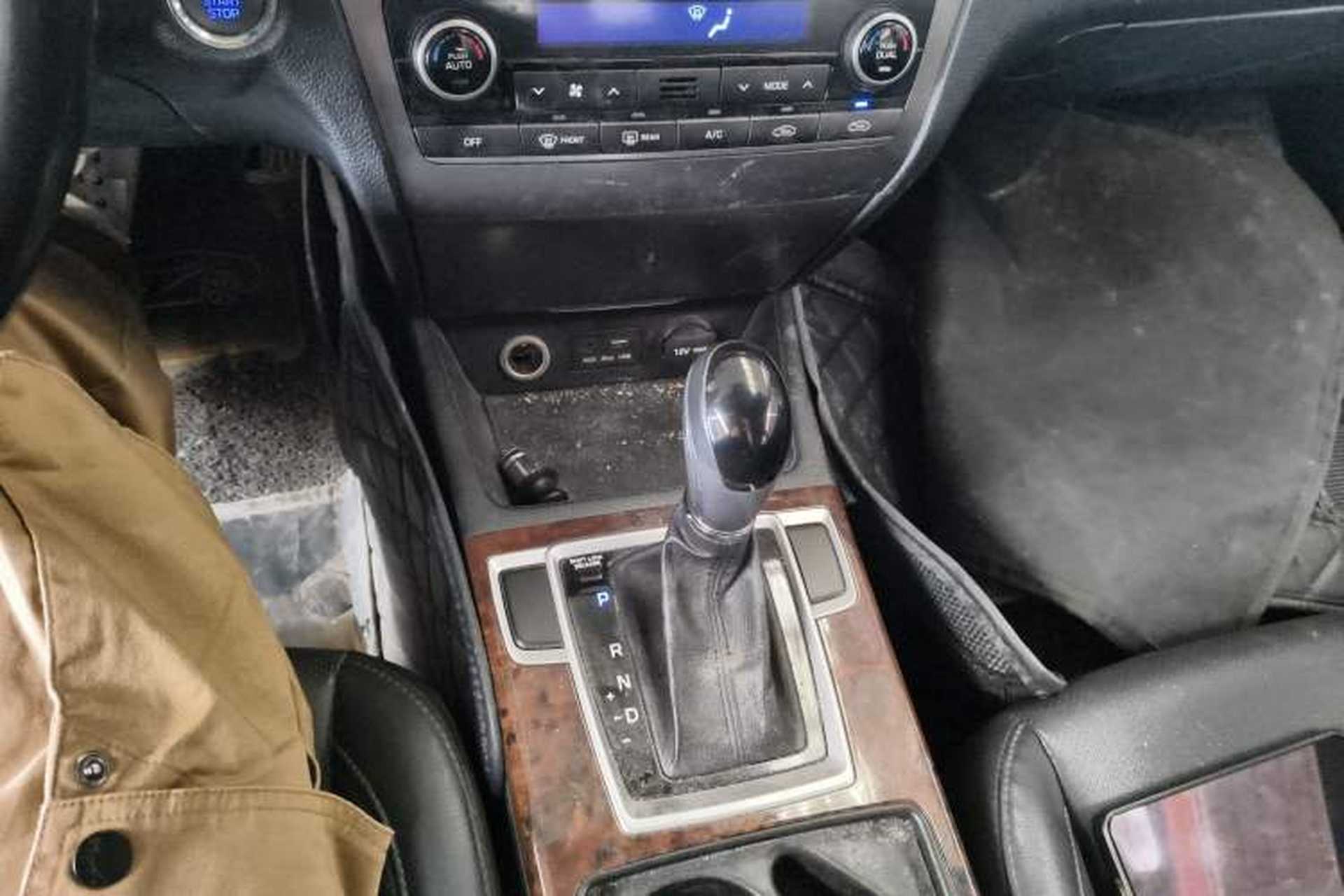 Used Hyundai Mistra 2014 1.8L Automatic Deluxe DLX Model Gear Lever