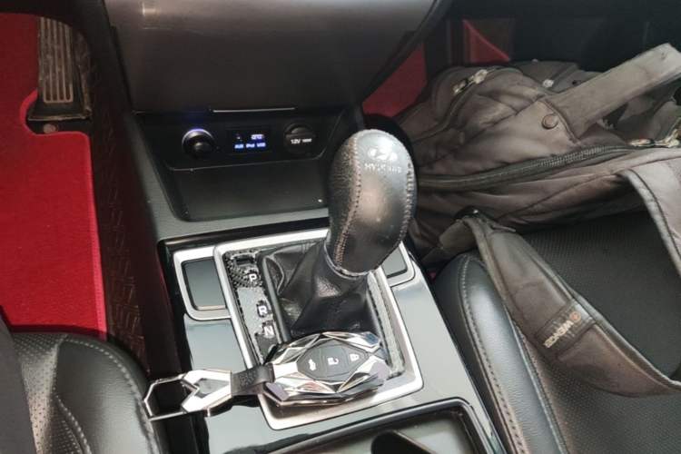 Used Hyundai Mistra 2014 1.8L Automatic Deluxe DLX Model Gear Lever