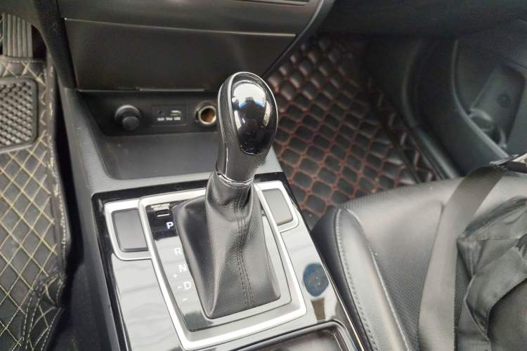 Used Hyundai Mistra 2014 1.8L Automatic Smart GLS Gear Lever