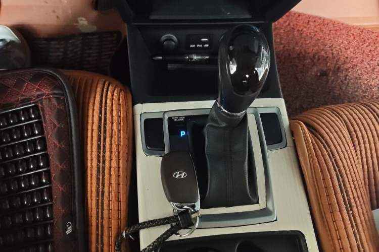 Used Hyundai Mistra 2014 1.8L Automatic Smart GLS Gear Lever