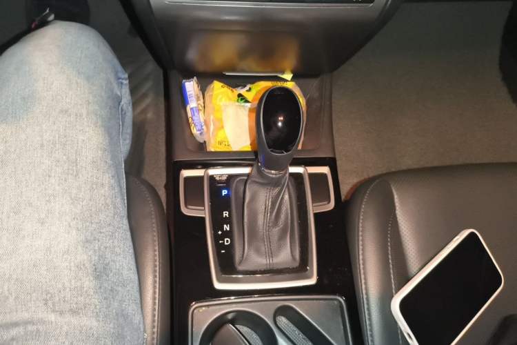 Used Hyundai Mistra 2014 1.8L Automatic Smart GLS Gear Lever