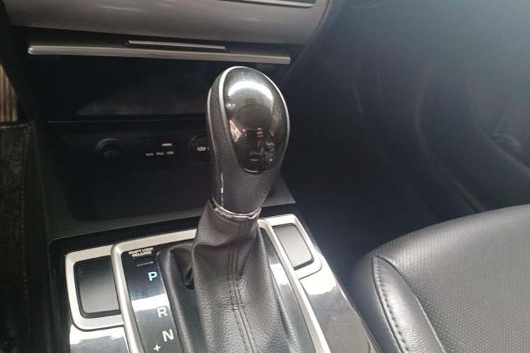 Used Hyundai Mistra 2014 1.8L Automatic Smart GLS Gear Lever