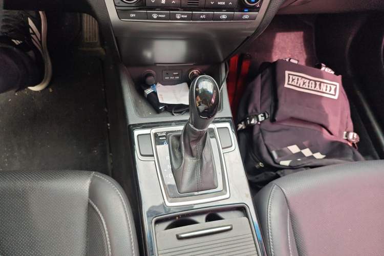 Used Hyundai Mistra 2014 1.8L Automatic Smart GLS Gear Lever
