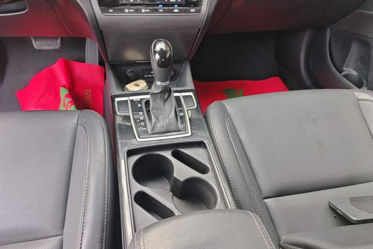 Used Hyundai Mistra 2014 1.8L Automatic Smart GLS Gear Lever