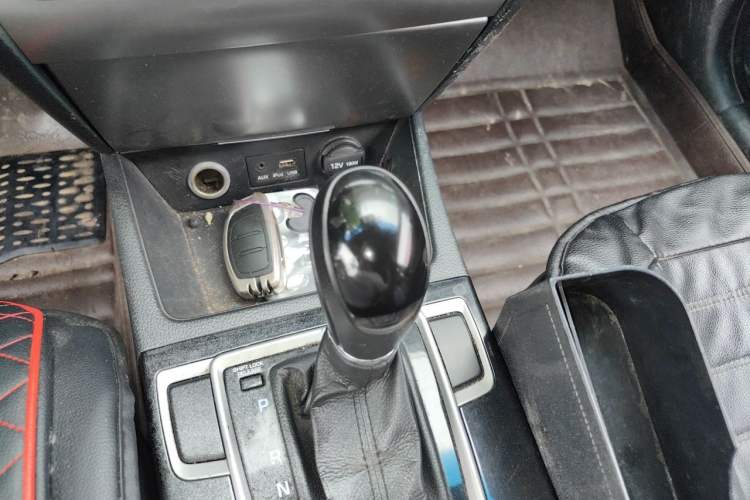 Used Hyundai Mistra 2014 1.8L Automatic Smart GLS Gear Lever