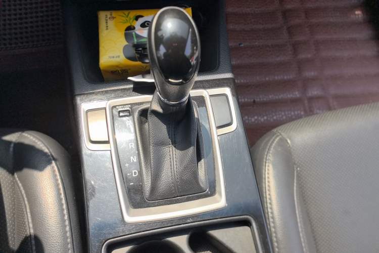 Used Hyundai Mistra 2014 1.8L Automatic Smart GLS Gear Lever