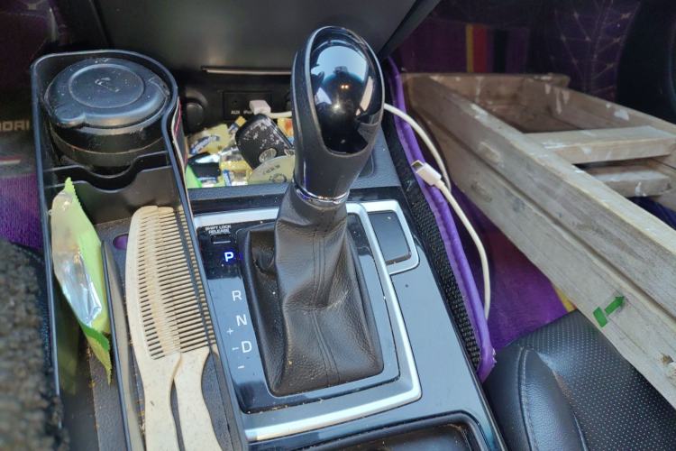 Used Hyundai Mistra 2014 1.8L Automatic Smart GLS Gear Lever