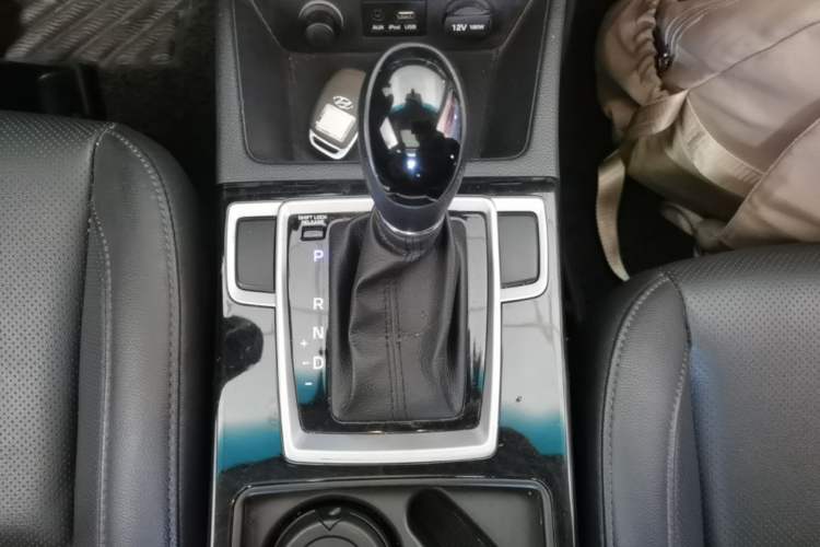 Used Hyundai Mistra 2014 1.8L Automatic Smart GLS Gear Lever