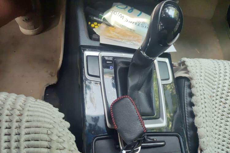 Used Hyundai Mistra 2014 1.8L Automatic Smart GLS Gear Lever
