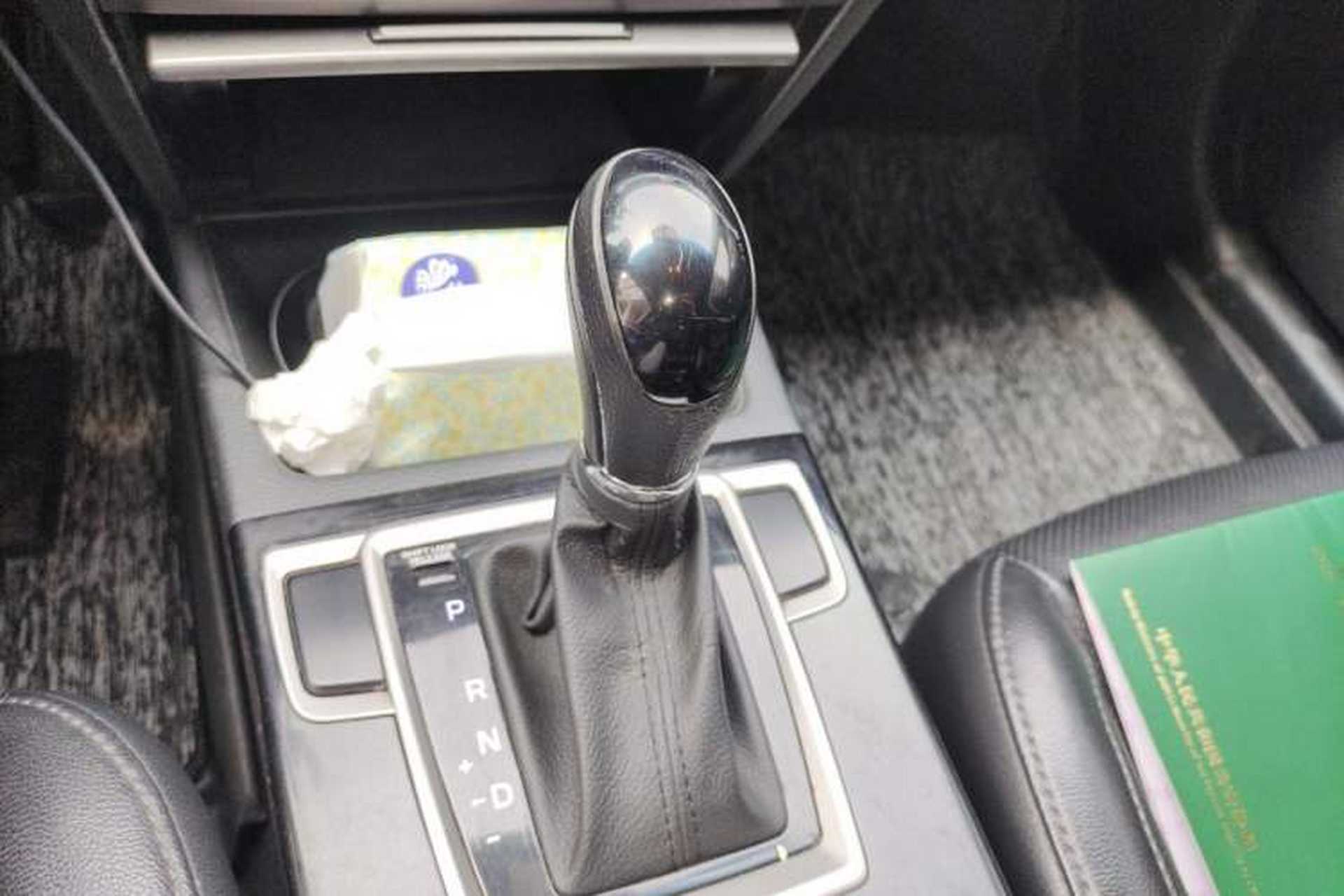 Used Hyundai Mistra 2014 1.8L Automatic Smart GLS Gear Lever