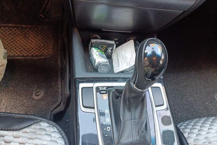 Used Hyundai Mistra 2014 1.8L Automatic Smart GLS Gear Lever