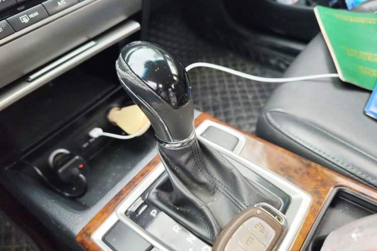 Used Hyundai Mistra 2014 1.8L Automatic Deluxe DLX Model Gear Lever