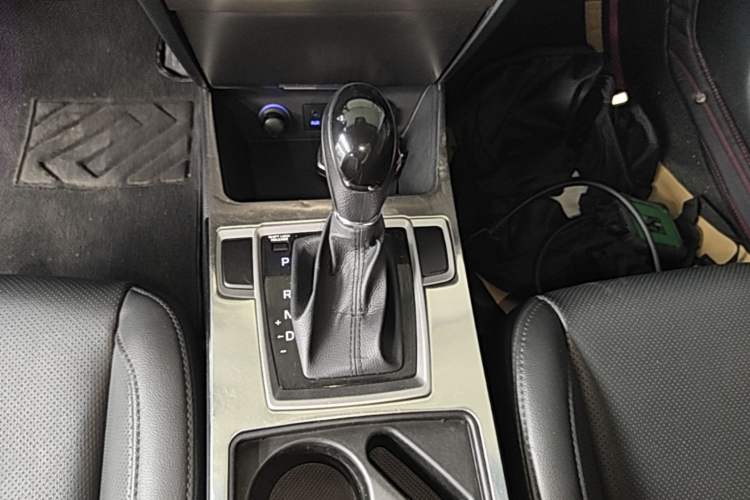 Used Hyundai Mistra 2014 1.8L Automatic Smart GLS Gear Lever