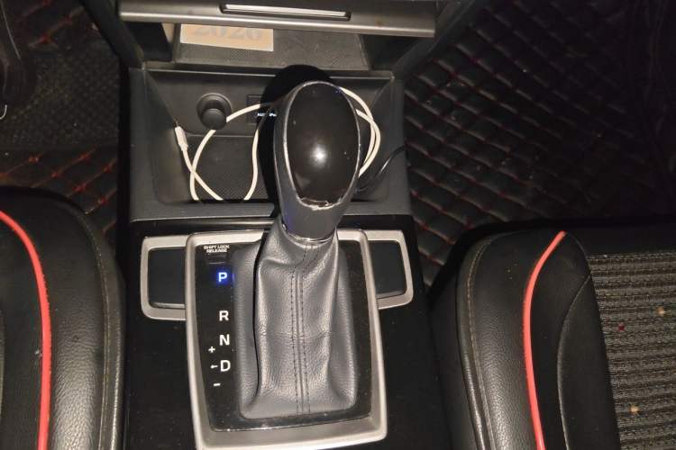 Used Hyundai Mistra 2014 1.8L Automatic Smart GLS Gear Lever