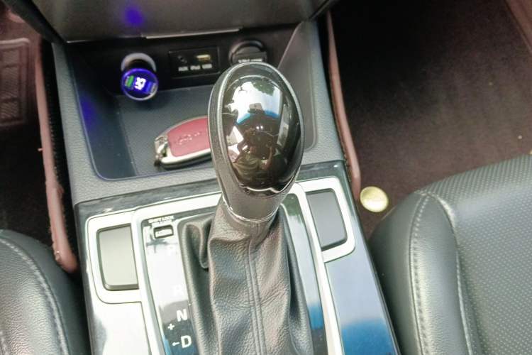 Used Hyundai Mistra 2014 1.8L Automatic Smart GLS Gear Lever