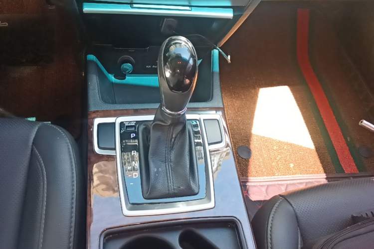 Used Hyundai Mistra 2014 1.8L Automatic Deluxe DLX Model Gear Lever