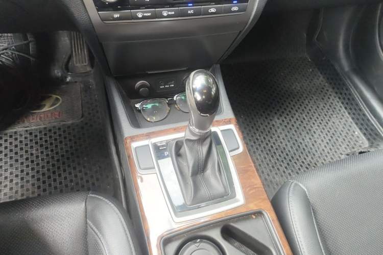 Used Hyundai Mistra 2014 1.8L Automatic Deluxe DLX Model Gear Lever