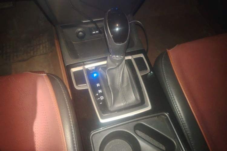 Used Hyundai Mistra 2014 1.8L Automatic Smart GLS Gear Lever