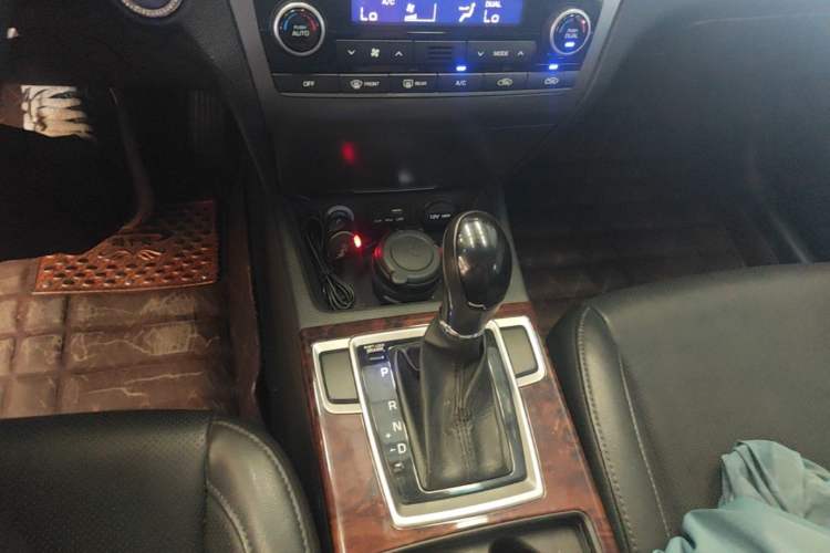 Used Hyundai Mistra 2014 1.8L Automatic Deluxe DLX Model Gear Lever