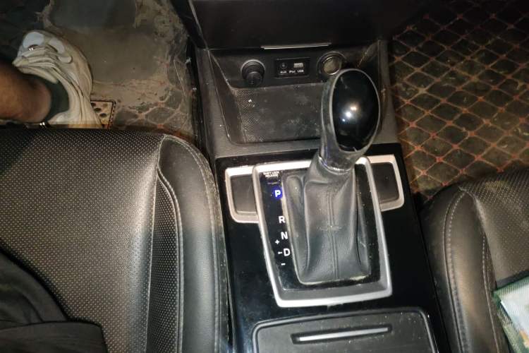 Used Hyundai Mistra 2014 1.8L Automatic Smart GLS Gear Lever