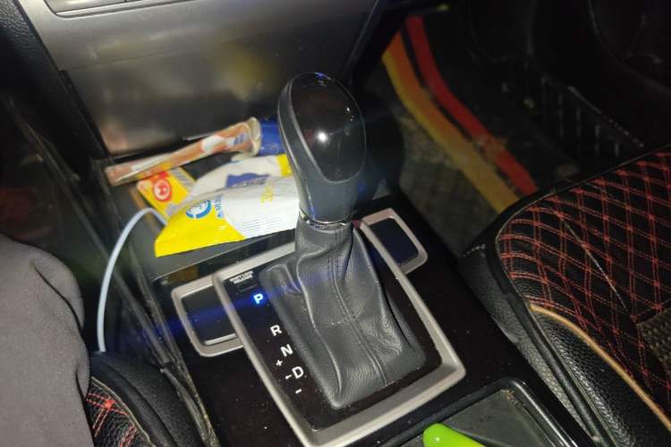 Used Hyundai Mistra 2014 1.8L Automatic Smart GLS Gear Lever