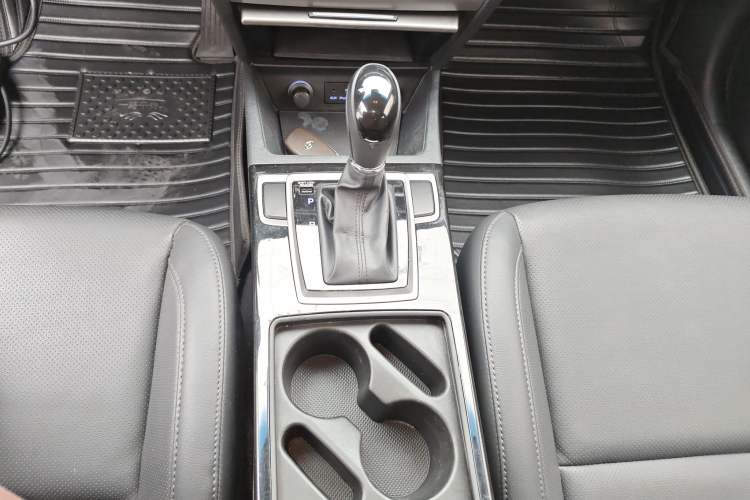 Used Hyundai Mistra 2014 1.8L Automatic Smart GLS Gear Lever