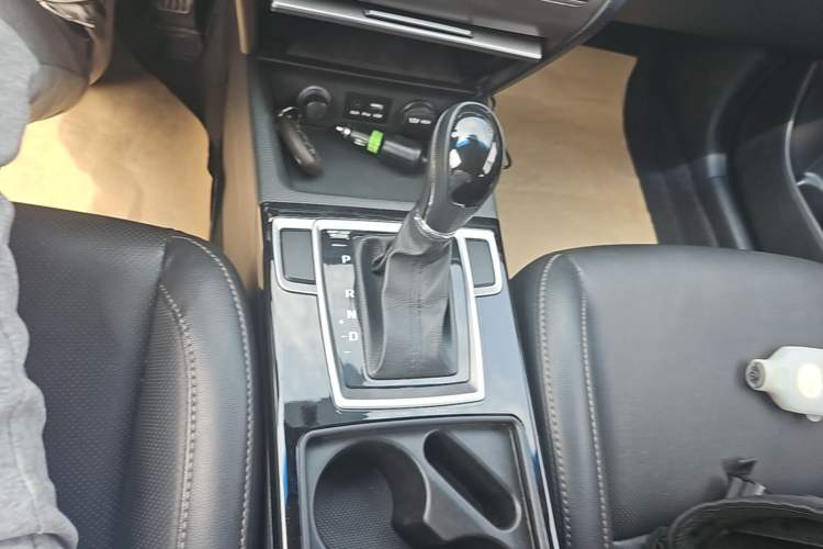 Used Hyundai Mistra 2014 1.8L Automatic Smart GLS Gear Lever