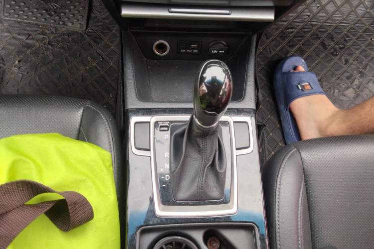 Used Hyundai Mistra 2014 1.8L Automatic Deluxe DLX Model Gear Lever