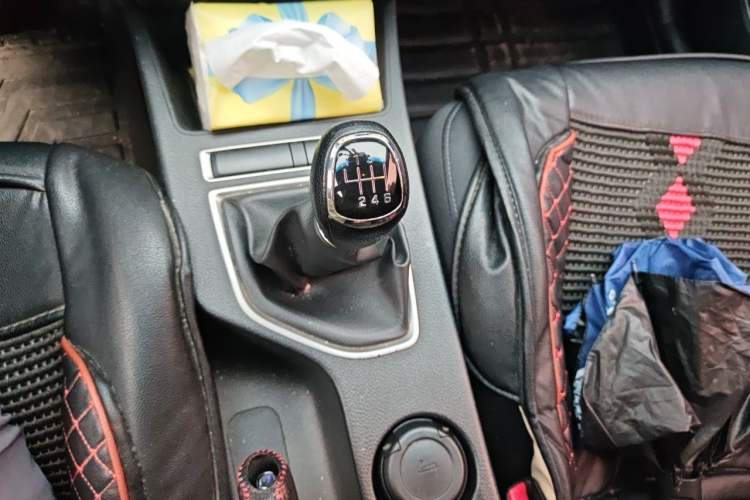 Used Hyundai Mistra 2014 1.8L Manual Comfort GL Model Gear Lever