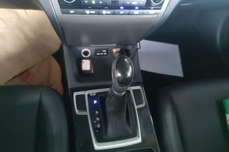 Used Hyundai Mistra 2014 1.8L Automatic Deluxe DLX Model Gear Lever