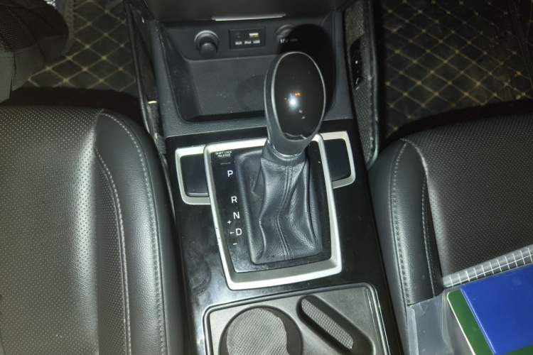 Used Hyundai Mistra 2014 1.8L Automatic Smart GLS Gear Lever
