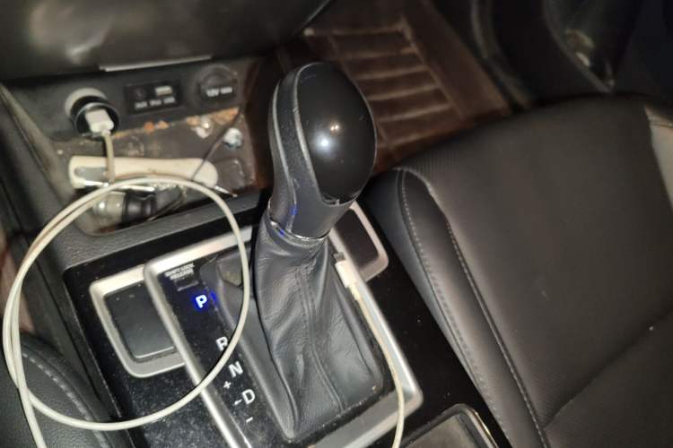 Used Hyundai Mistra 2014 1.8L Automatic Smart GLS Gear Lever
